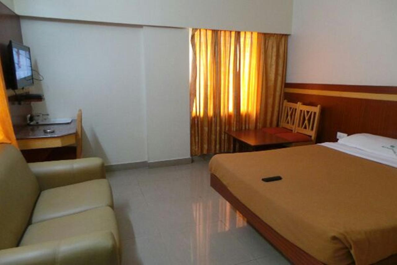 Mlc Gateway Deluxe Inn Μπανγκαλόρ Εξωτερικό φωτογραφία